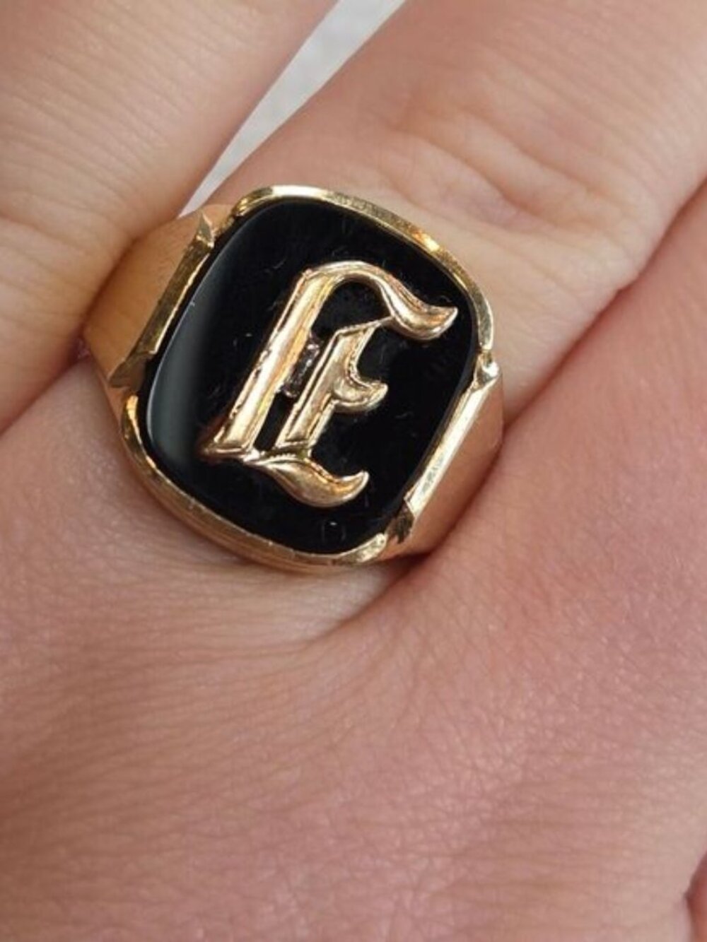 Vintage 14k Gold and Black Initial "E" Ring Size 59 PRICE FIRM